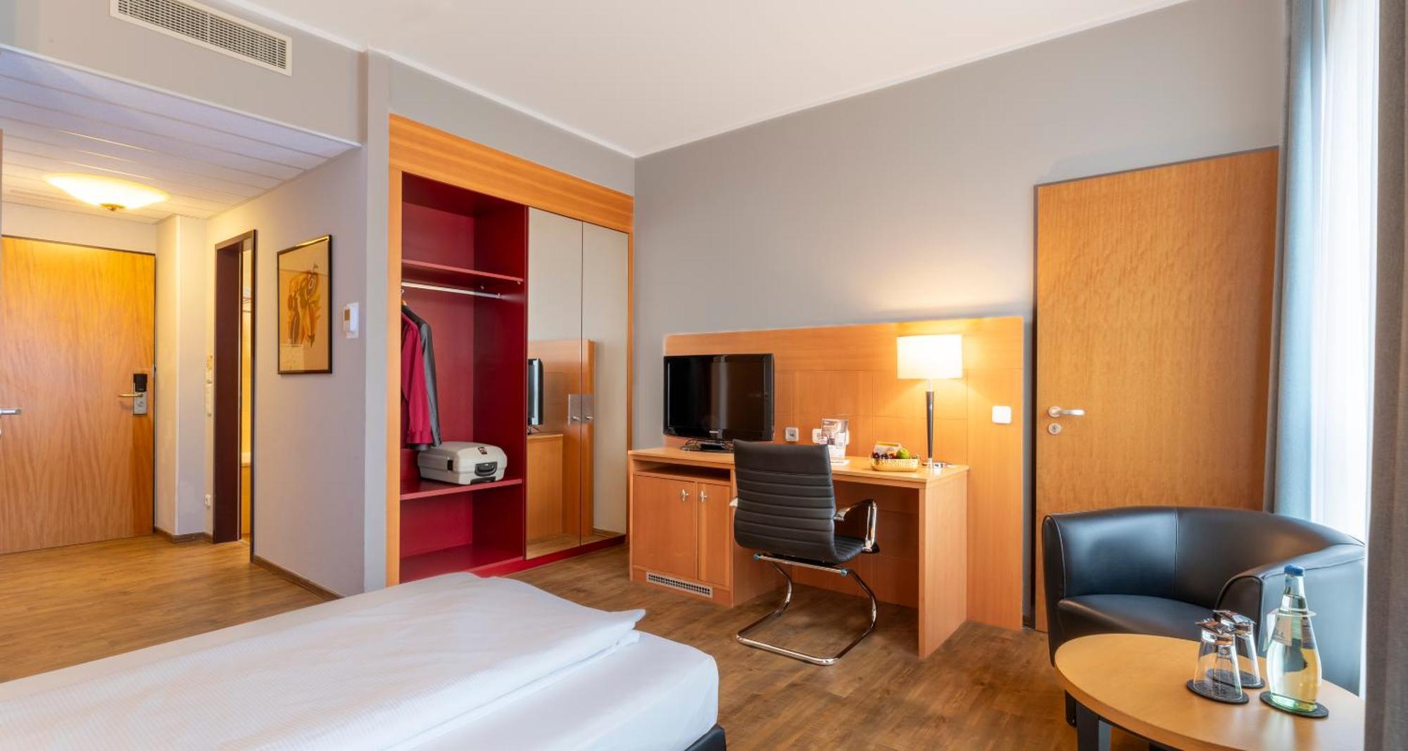 Hotel Plaza Premium Koeln Exterior foto