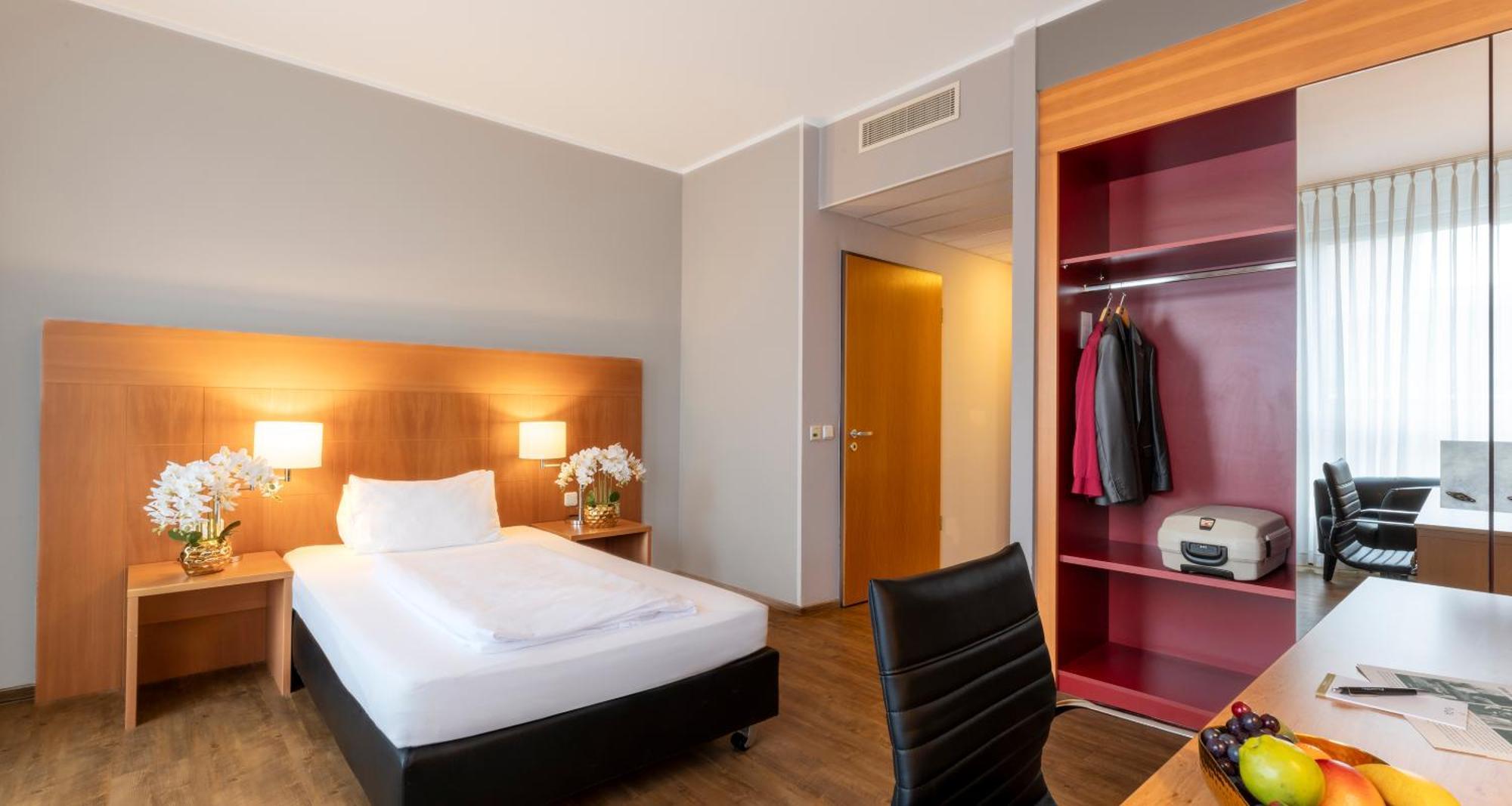 Hotel Plaza Premium Koeln Exterior foto
