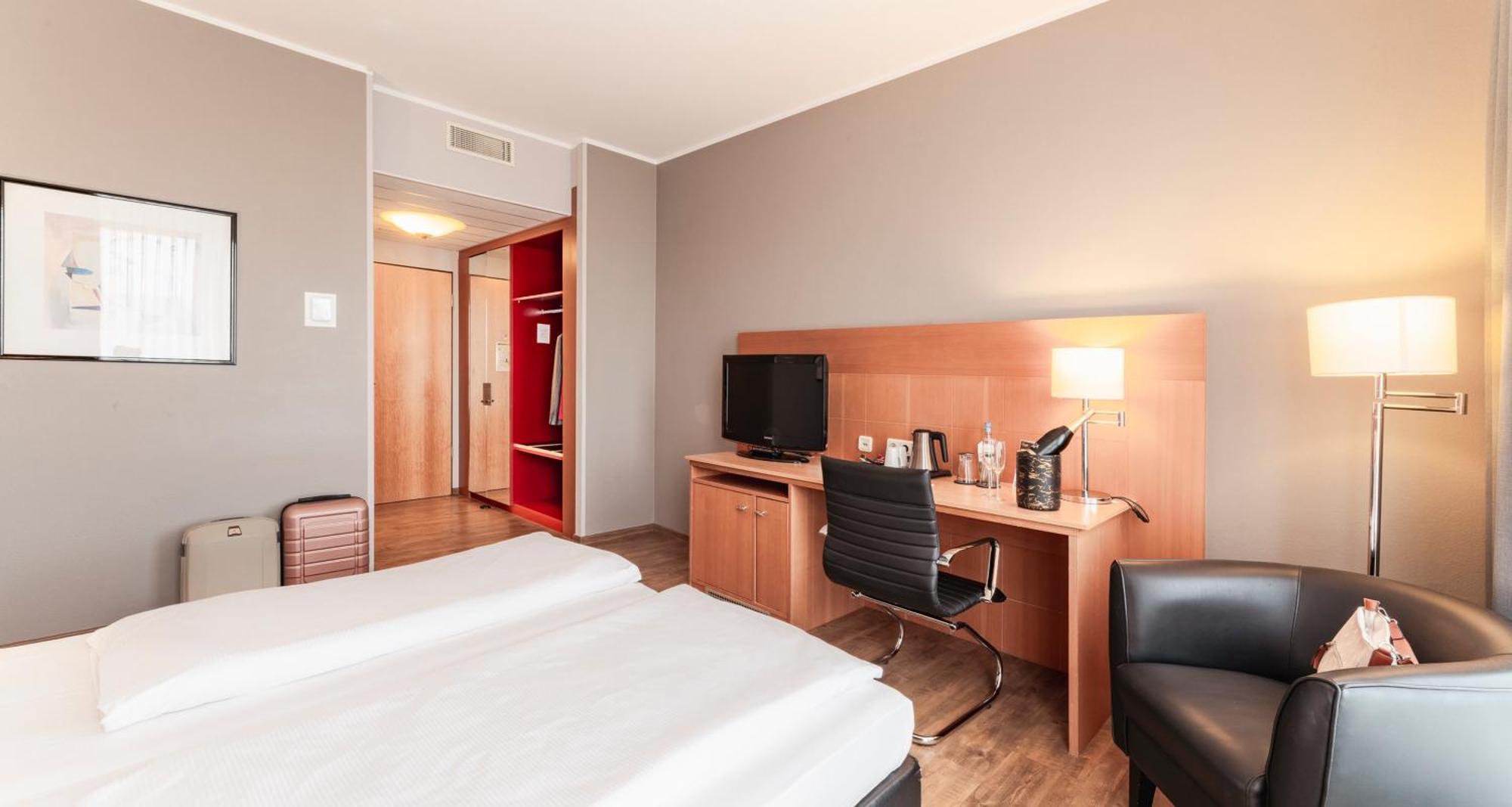 Hotel Plaza Premium Koeln Exterior foto