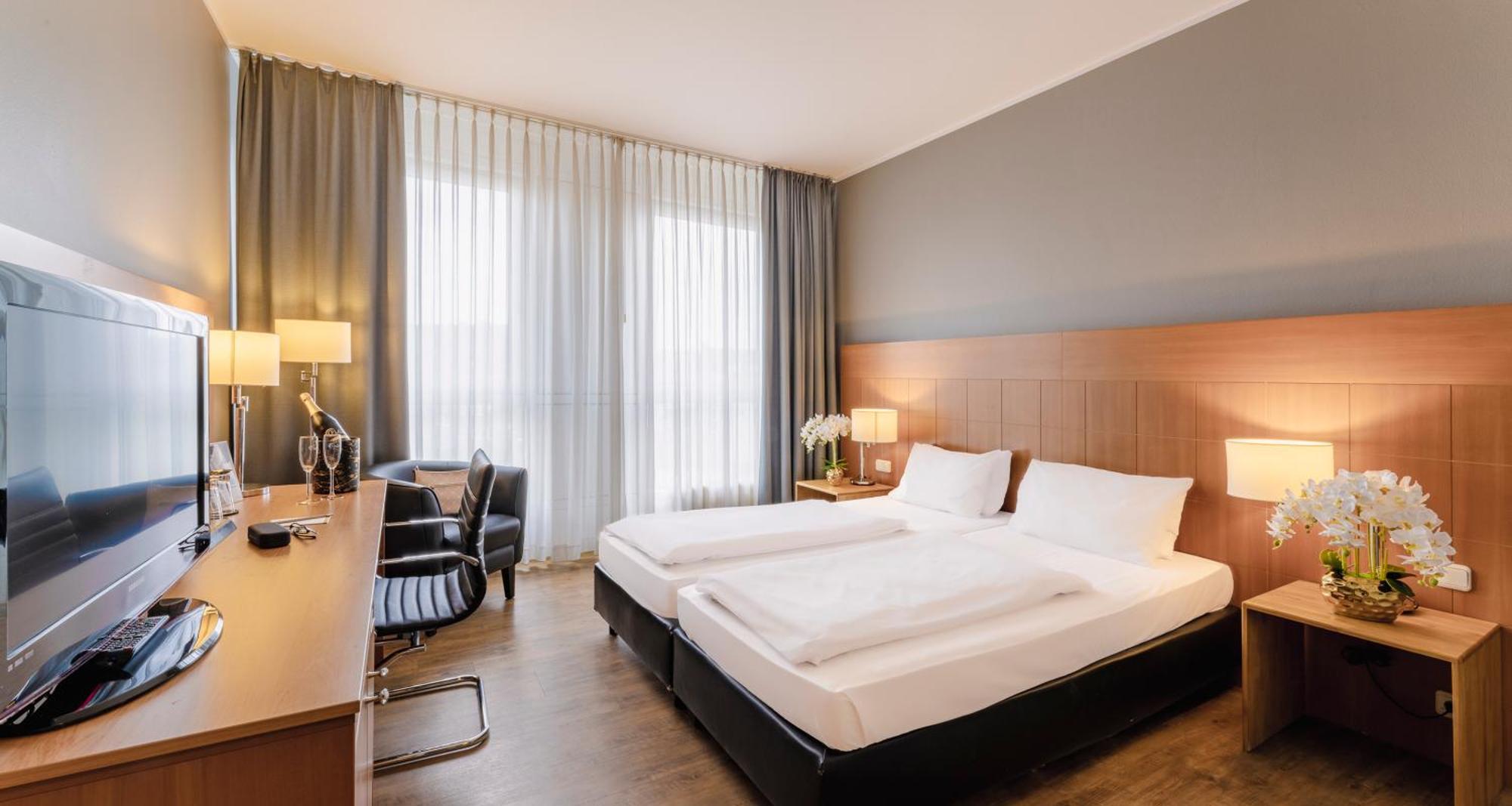 Hotel Plaza Premium Koeln Exterior foto